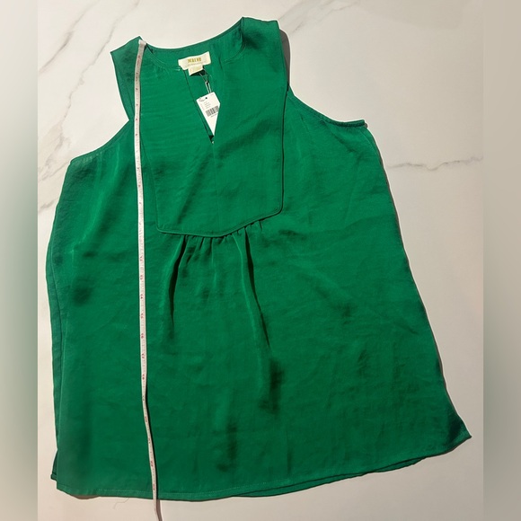 Maeve by Anthropologie Women's Silky Sleeveless Blouse Top Bright Green
Size 2 - Picture 5 of 7